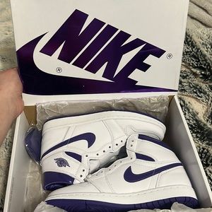 Jordan 1 retro high court purple woman’s size 8 never worn